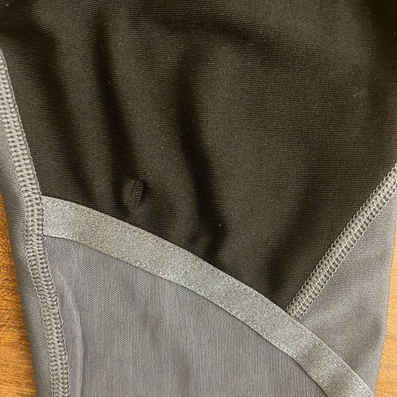 Under Armour Compression Heatgear Breathable Contrast Mesh Yoga Leggings, Sz. S. - Picture 4 of 7